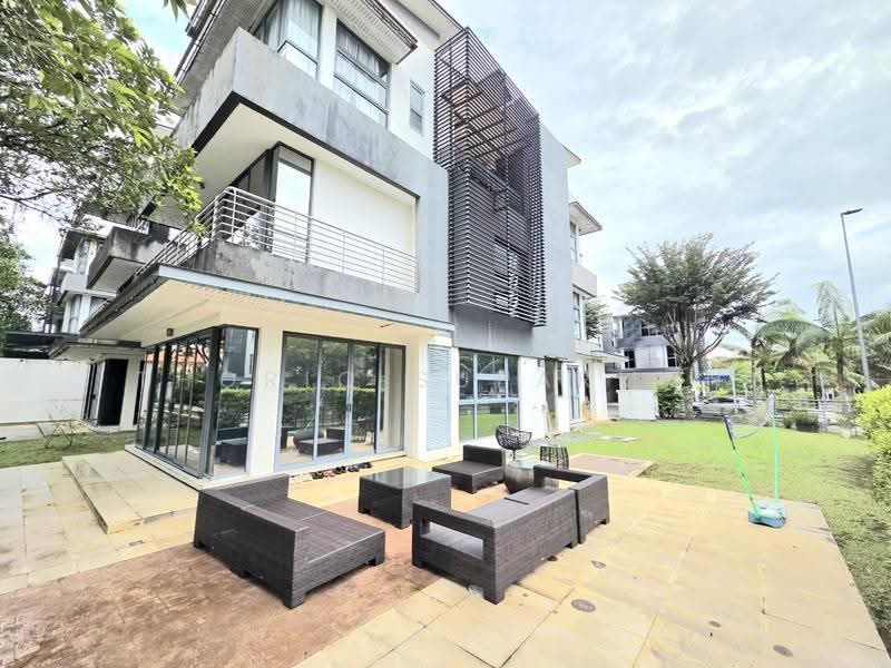 Rumah Berkembar untuk Dijual di Presint 8 (Putrajaya) - Thoriq Suparman - Exterior - PropertyGuru.com.my