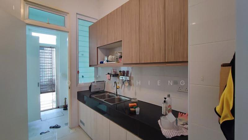 Rumah Teres 2-Tingkat untuk Disewa di Eco Majestic (Semenyih) - TOMMY CHIENG - Kitchen - PropertyGuru.com.my