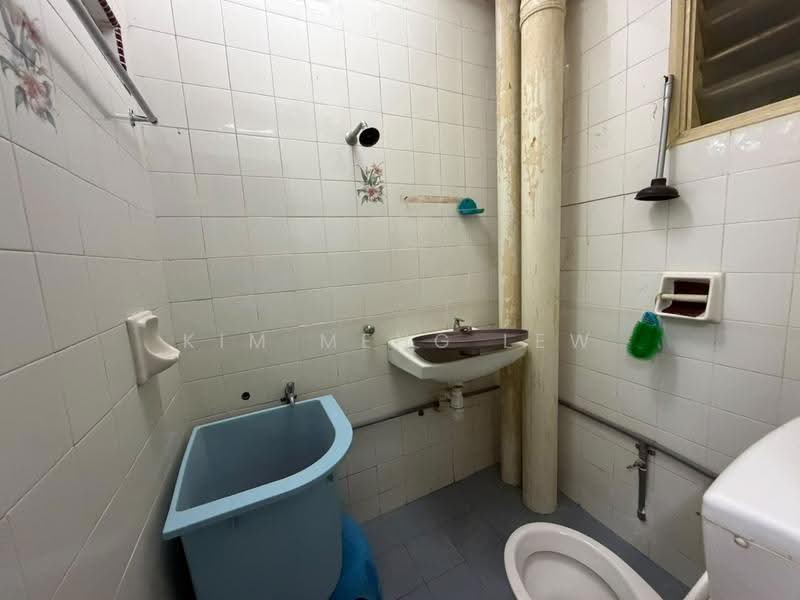 Apartment for Sale at Sri Jinjang - Kim Meng Lew - Bathroom - PropertyGuru.com.my