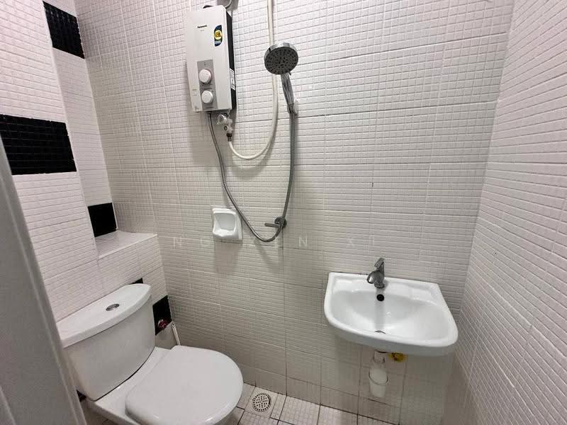 Kediaman Servis untuk Disewa di The Sky Executive Suites - NG ZEN XI - Bathroom - PropertyGuru.com.my