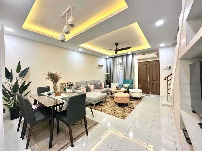 Rumah Teres 2-Tingkat untuk Dijual di Seksyen 32, Bukit Naga (Shah Alam) - Luqman Zamri - Living Room - PropertyGuru.com.my