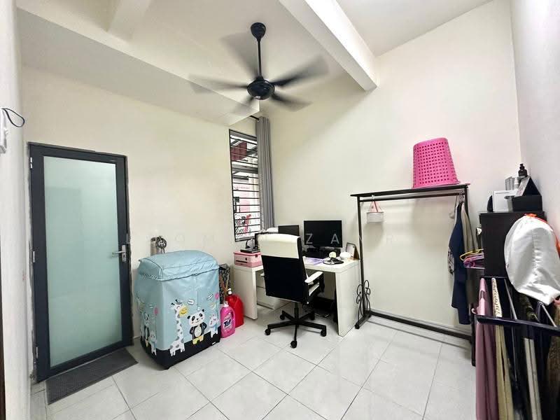 Rumah Teres 2-Tingkat untuk Dijual di Seksyen 32, Bukit Naga (Shah Alam) - Luqman Zamri - Study - PropertyGuru.com.my