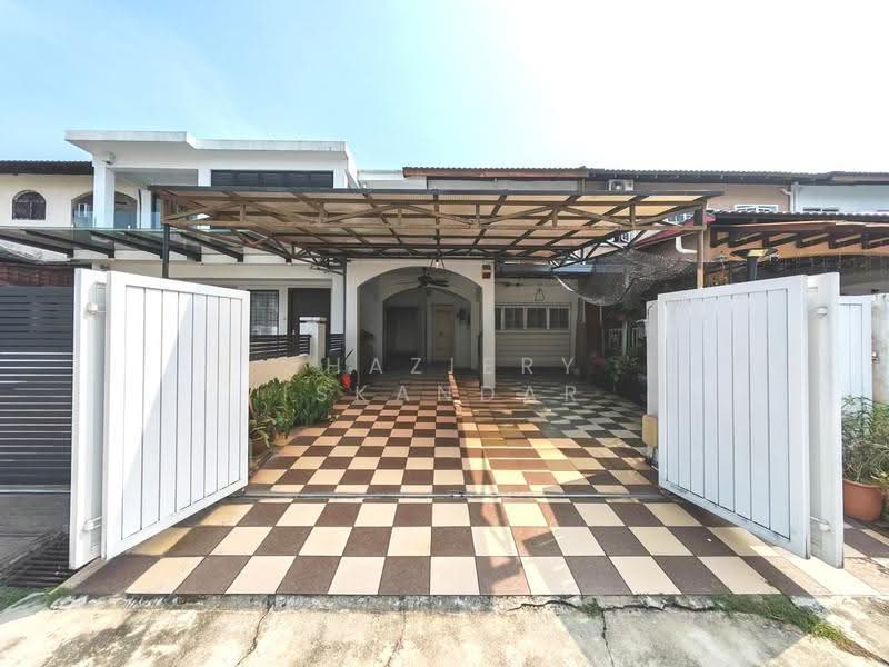 2-storey Terraced House for Sale in Taman Dato Ahmad Razali (Ampang) - Shaziery Iskandar - Exterior - PropertyGuru.com.my