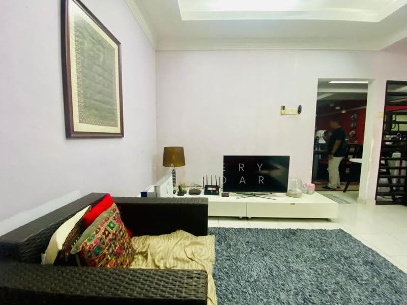 2-storey Terraced House for Sale in Taman Dato Ahmad Razali (Ampang) - Shaziery Iskandar - Living Room - PropertyGuru.com.my