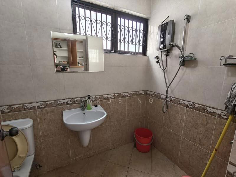 Rumah Teres 2-Tingkat untuk Dijual di Taman Desa (Kuala Lumpur) - Cyrus Ng - Bathroom - PropertyGuru.com.my
