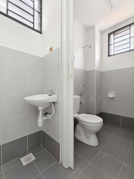 2-storey Terraced House for Sale in Taman Laman Indah (Johor Bahru) - Melinda Ee - Bathroom - PropertyGuru.com.my