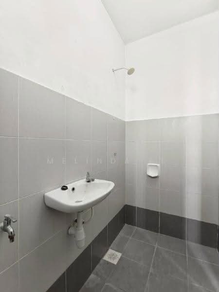 2-storey Terraced House for Sale in Taman Laman Indah (Johor Bahru) - Melinda Ee - Bathroom - PropertyGuru.com.my