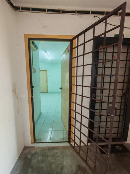 Flat for Sale at Dahlia - Marcus Yeow - Entrance - PropertyGuru.com.my