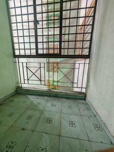 Flat for Sale at Dahlia - Marcus Yeow - Balcony - PropertyGuru.com.my