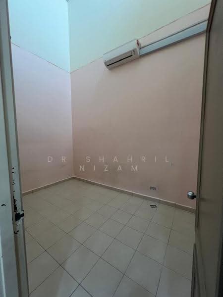 1-storey Terraced House for Sale in Seksyen 29 (Shah Alam) - Dr Shahril Nizam - Interior - PropertyGuru.com.my
