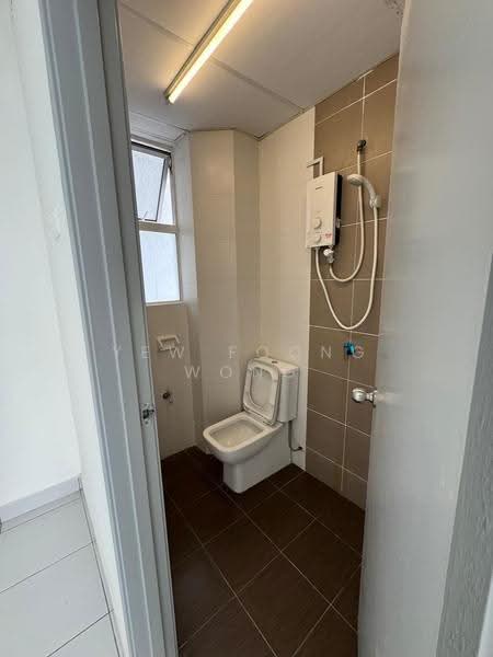 Kediaman Servis untuk Dijual di M3 Residency - Yew Foong Wong - Bathroom - PropertyGuru.com.my
