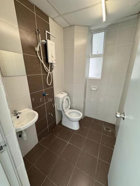 Kediaman Servis untuk Dijual di M3 Residency - Yew Foong Wong - Bathroom - PropertyGuru.com.my