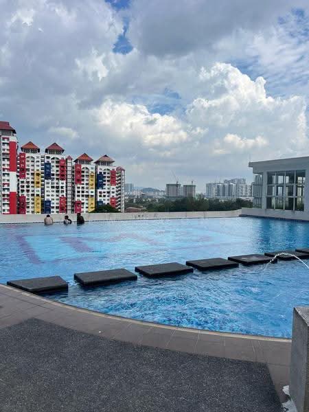 Kediaman Servis untuk Dijual di M3 Residency - Yew Foong Wong - Pool - PropertyGuru.com.my