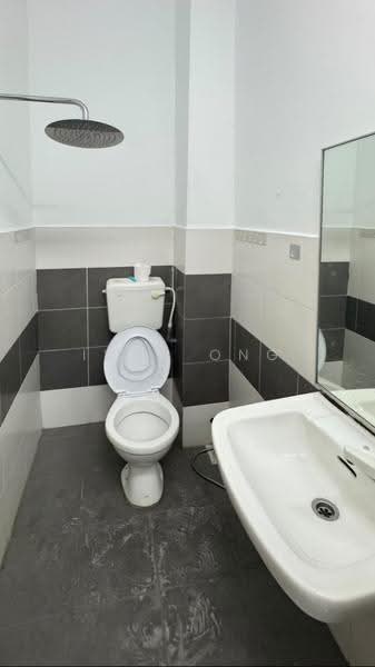 Rumah Teres 2-Tingkat untuk Disewa di Taman Nusantara (Iskandar Puteri (Nusajaya)) - Ivan Ong - Bathroom - PropertyGuru.com.my