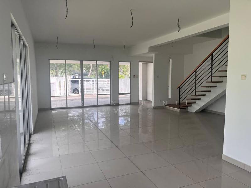Rumah Teres 2-Tingkat untuk Dijual di Shah Alam (Selangor) - Hartini Binti Ismail - Living Room - PropertyGuru.com.my