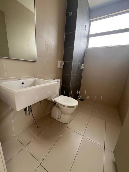Rumah Teres 2-Tingkat untuk Dijual di Shah Alam (Selangor) - Hartini Binti Ismail - Bathroom - PropertyGuru.com.my
