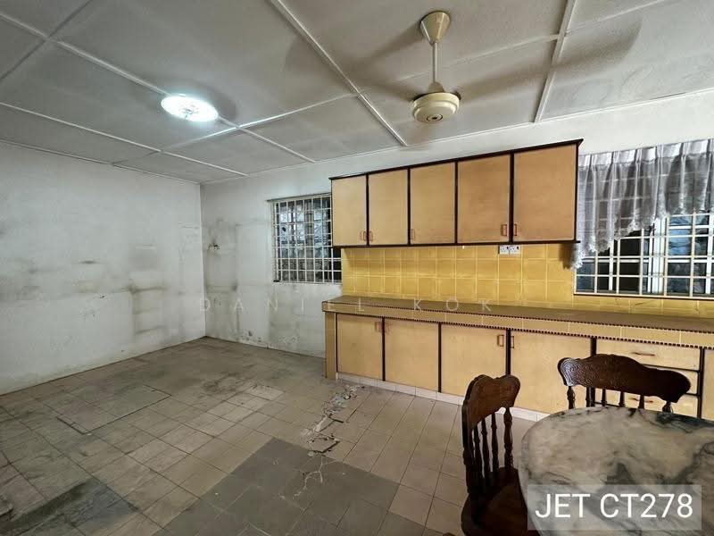 Semi-Detached House for Sale in Taman Eng Ann (Klang) - Daniel Kok - Kitchen - PropertyGuru.com.my