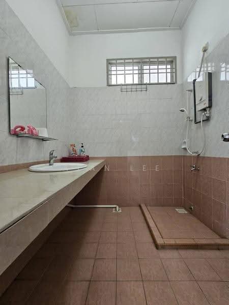 Rumah Berkembar untuk Dijual di Taman Bukit Jaya (Ulu Tiram) - Alan Lee - PropertyGuru.com.my