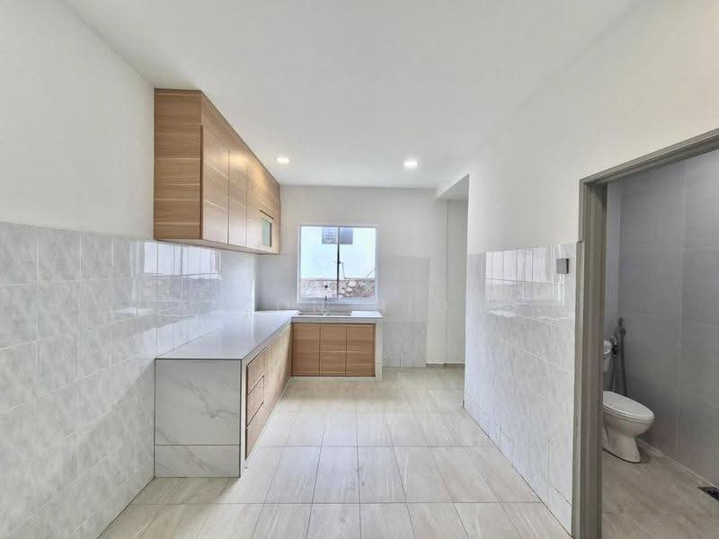 2.5-storey Terraced House for Sale in Taman Pulai Utama (Skudai) - Anson Hiong - Kitchen - PropertyGuru.com.my