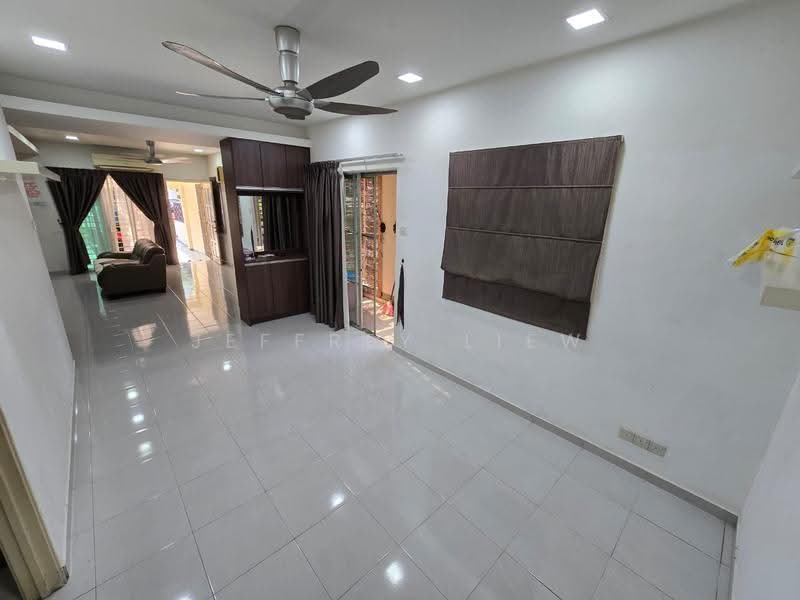 Rumah Bandar untuk Disewa di Taman Amansiara (Rawang) - Jeffrey Liew - Living Room - PropertyGuru.com.my