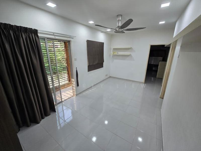 Rumah Bandar untuk Disewa di Taman Amansiara (Rawang) - Jeffrey Liew - Living Room - PropertyGuru.com.my