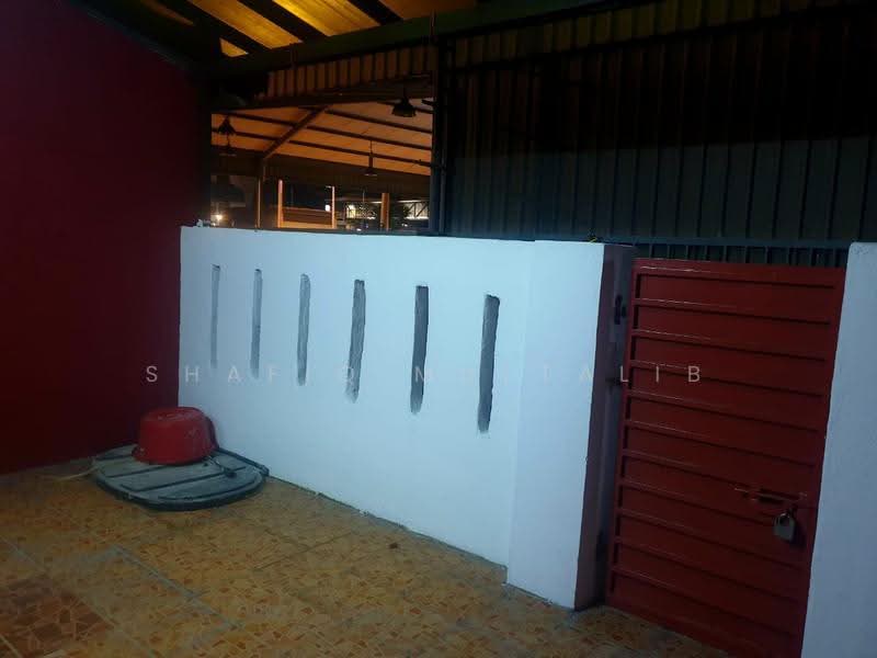 2-storey Terraced House for Rent in Serdang Raya (Seri Kembangan) - Shafiq Muttalib - Exterior - PropertyGuru.com.my