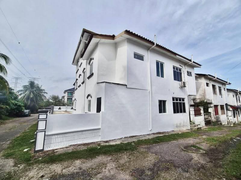 2.5-storey Terraced House for Sale in Taman Pulai Utama (Skudai) - NG ZEN XI - Exterior - PropertyGuru.com.my