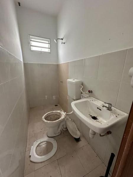 Rumah Teres untuk Dijual di Sungai Ara (Penang) - TS Lim - Bathroom - PropertyGuru.com.my