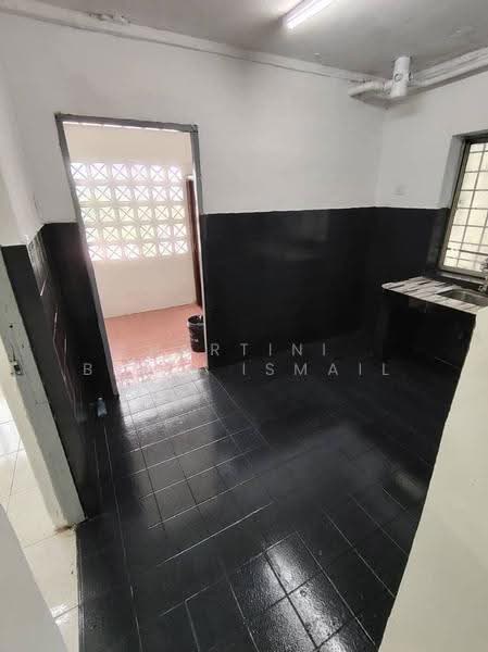 Apartment for Sale at Pelangi Magna - Hartini Binti Ismail - Kitchen - PropertyGuru.com.my