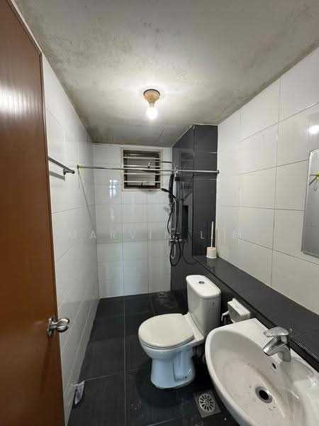 Service Residence for Sale at Sky Gardens Residences - Marvin Lim - Bathroom - PropertyGuru.com.my