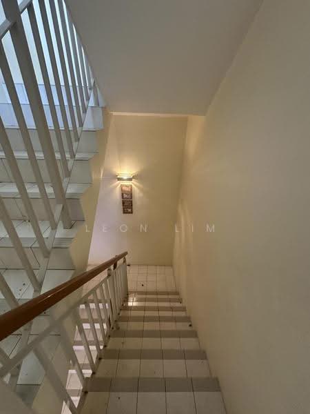 Townhouse for Sale in Kampung Sungai Kayu Ara (Petaling Jaya) - Leon Lim - Corridor - PropertyGuru.com.my
