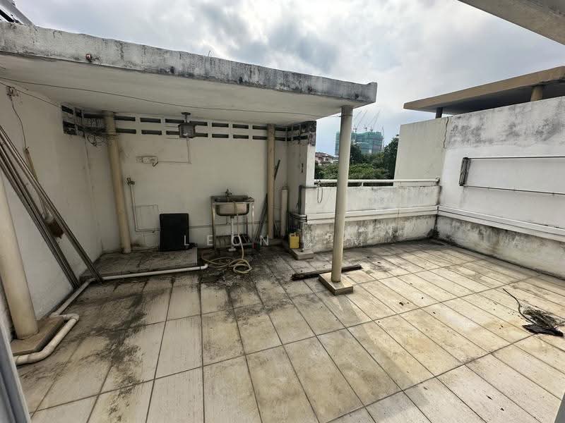 Townhouse for Sale in Kampung Sungai Kayu Ara (Petaling Jaya) - Leon Lim - Exterior - PropertyGuru.com.my