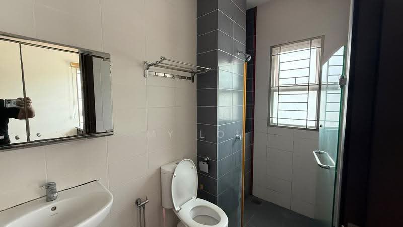 Semi-Detached House for Sale in Taman Bukit Idaman (Selayang) - MY Loh - Bathroom - PropertyGuru.com.my