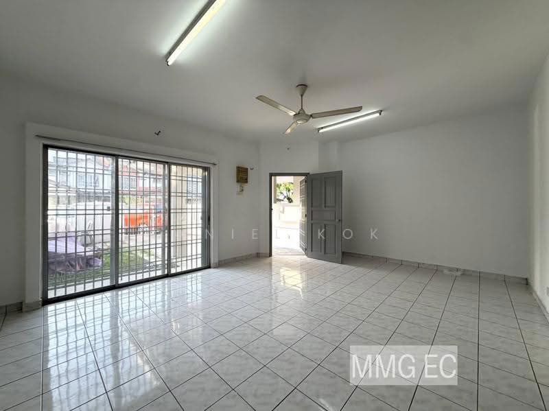 2-storey Terraced House for Sale in Bandar Botanic (Klang) - Daniel Kok - Living Room - PropertyGuru.com.my