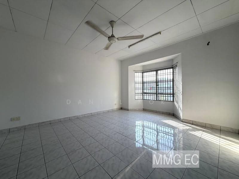 Rumah Teres 2-Tingkat untuk Dijual di Bandar Botanic (Klang) - Daniel Kok - Living Room - PropertyGuru.com.my