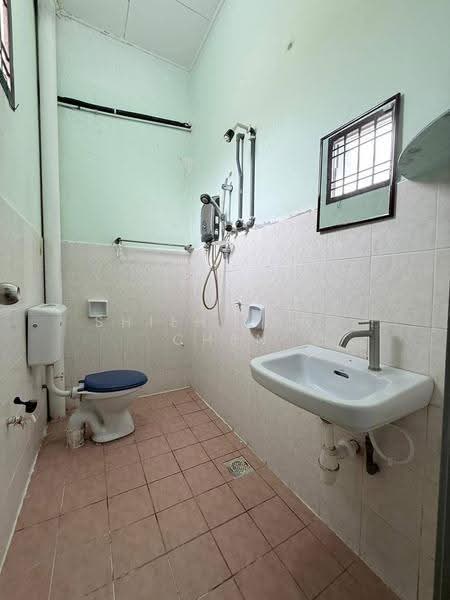 Rumah Teres 1-Tingkat untuk Dijual di Bandar Putra Kulai (Kulai) - Shieh Long Chen - Bathroom - PropertyGuru.com.my