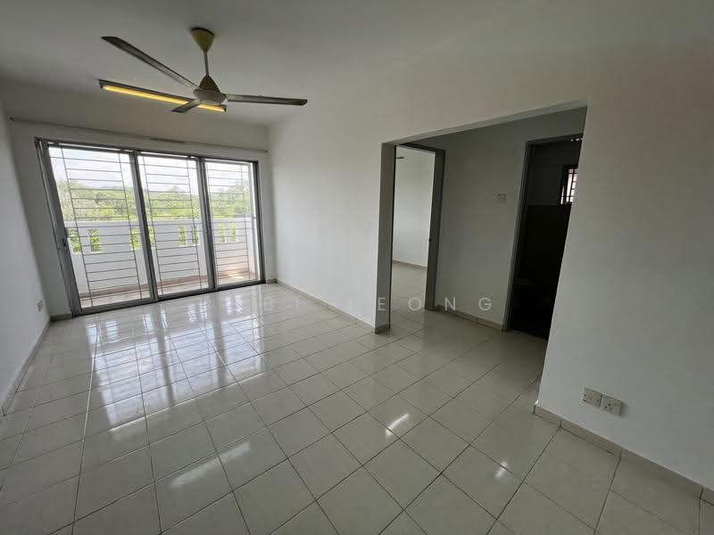 Pangsapuri untuk Dijual di Laguna Biru - Yubi Leong - Balcony - PropertyGuru.com.my