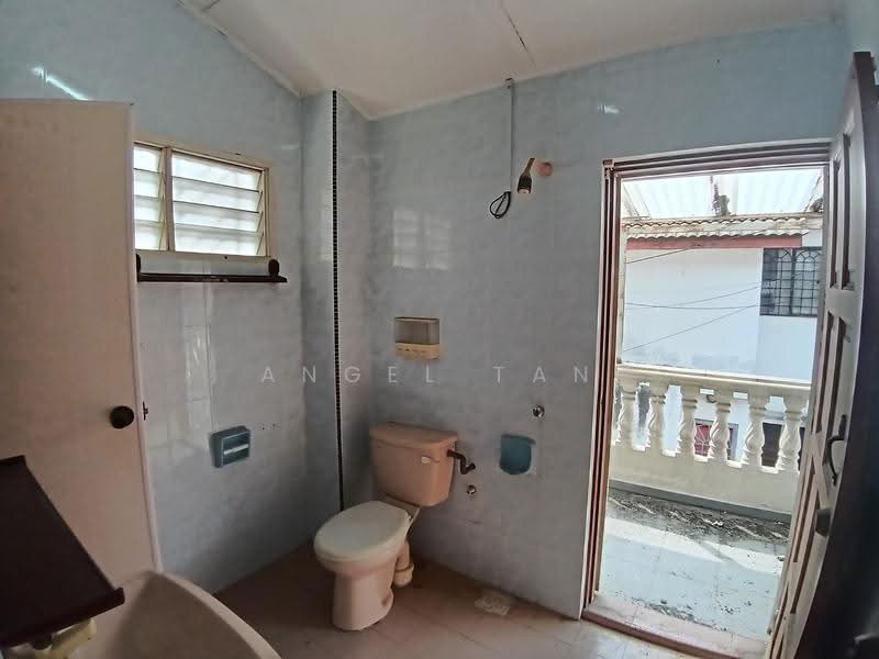 2-storey Terraced House for Sale in BANDAR PUCHONG JAYA (Puchong) - Angel Tan - Bathroom - PropertyGuru.com.my