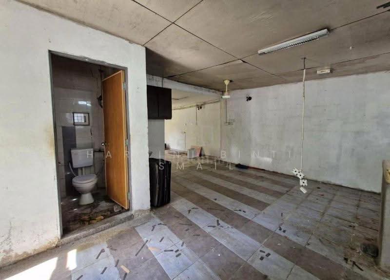 Rumah Teres 2-Tingkat untuk Dijual di Shah Alam (Selangor) - Hartini Binti Ismail - Bathroom - PropertyGuru.com.my