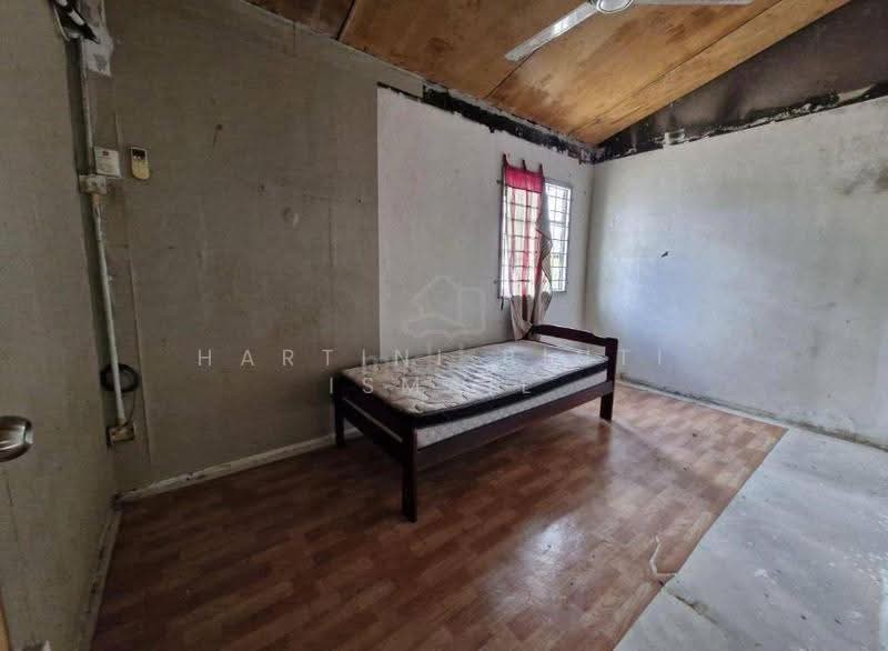 Rumah Teres 2-Tingkat untuk Dijual di Shah Alam (Selangor) - Hartini Binti Ismail - Bedroom - PropertyGuru.com.my