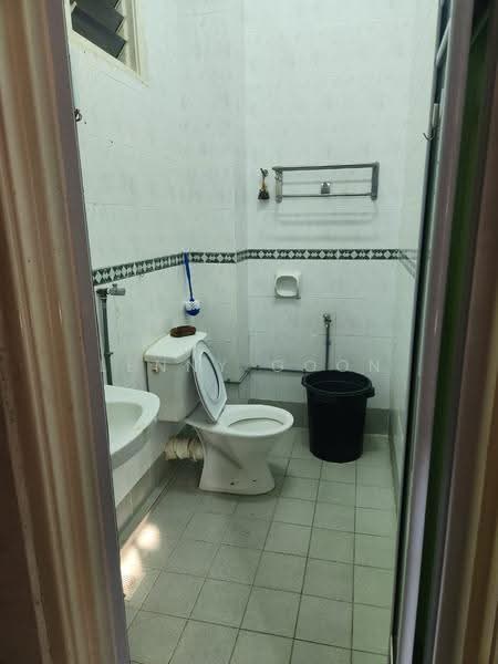 Rumah Teres 2-Tingkat untuk Disewa di Sungai Ara (Penang) - Lenny Goon - Bathroom - PropertyGuru.com.my