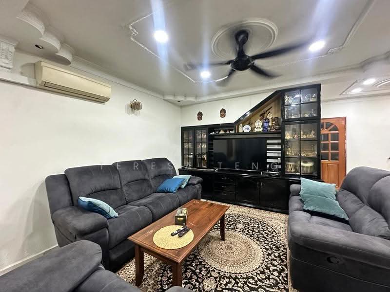 Rumah Teres 2-Tingkat untuk Dijual di Taman Desawan (Klang) - Teresa Teng - Living Room - PropertyGuru.com.my