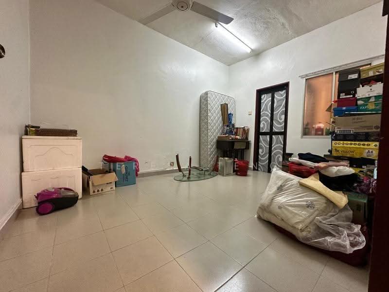 Rumah Teres 2-Tingkat untuk Dijual di Taman Desawan (Klang) - Teresa Teng - Living Room - PropertyGuru.com.my