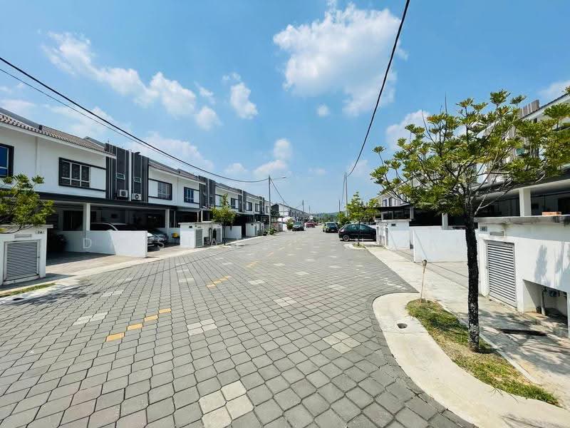 Rumah Teres 2-Tingkat untuk Dijual di Alam Perdana (Puncak Alam) - Dr Shahril Nizam - Exterior - PropertyGuru.com.my