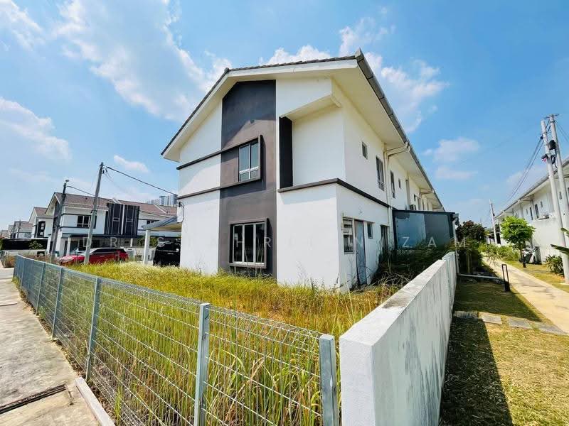 Rumah Teres 2-Tingkat untuk Dijual di Alam Perdana (Puncak Alam) - Dr Shahril Nizam - Exterior - PropertyGuru.com.my
