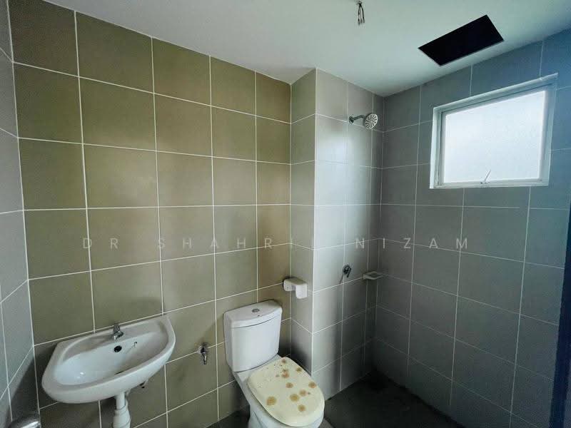 Rumah Teres 2-Tingkat untuk Dijual di Alam Perdana (Puncak Alam) - Dr Shahril Nizam - Bathroom - PropertyGuru.com.my
