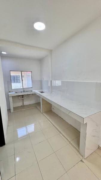 Rumah Teres 1-Tingkat untuk Dijual di Bandar Seri Impian (Kluang) - Marcus Tey - Kitchen - PropertyGuru.com.my