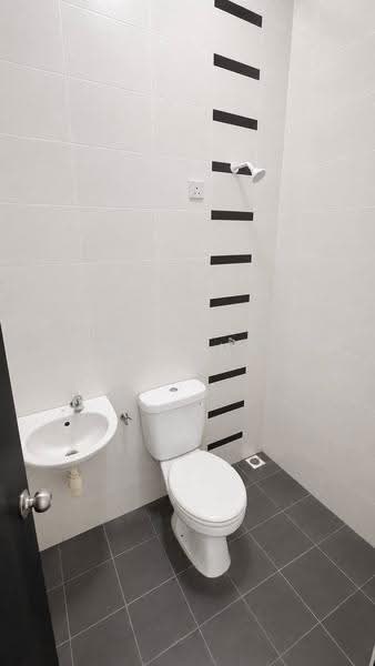 Rumah Teres 1-Tingkat untuk Dijual di Bandar Seri Impian (Kluang) - Marcus Tey - Bathroom - PropertyGuru.com.my