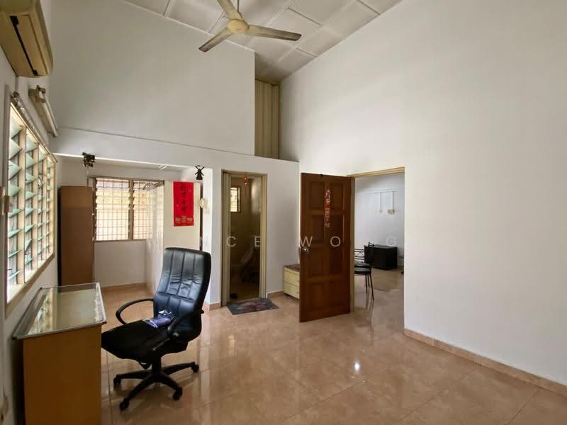 1-storey Terraced House for Sale in Sri Petaling (Kuala Lumpur) - Vince Wong - Living Room - PropertyGuru.com.my