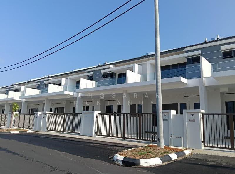 2-storey Terraced House for Sale in Rumah Teres Dua Tingkat di Tanjong Piandang, Perak (Tanjong Piandang) - Sanggaran Muniandy - Exterior - PropertyGuru.com.my